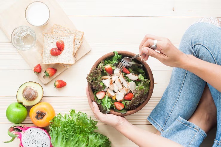 cara mencegah gagal ginjal, kesehatan ginjal ibu muda, minum air putih cukup, pola makan sehat ginjal, tips sehat keluarga, deteksi dini gagal ginjal, makanan sehat ginjal